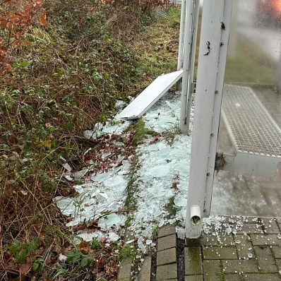 Bushaltestellen Vandalismus Bushaltestellen Vandalismus © Gemeinde Worpswede